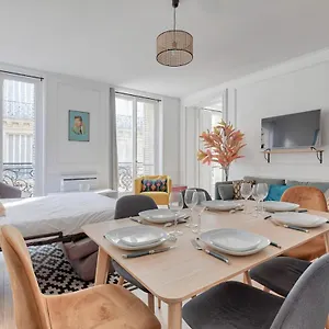 Appartement Joli Champs Elysees - 6p, Parijs