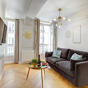 223 Rothschild - Superb In Appartamento